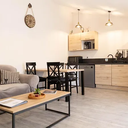 펜션 Le Petit Bordes - Li Biou