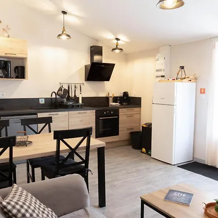 펜션 Le Petit Bordes - Li Biou *